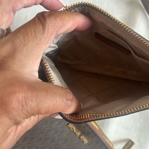 Michael Kors - Jet set triple pouch cross body - Picture 5 of 10